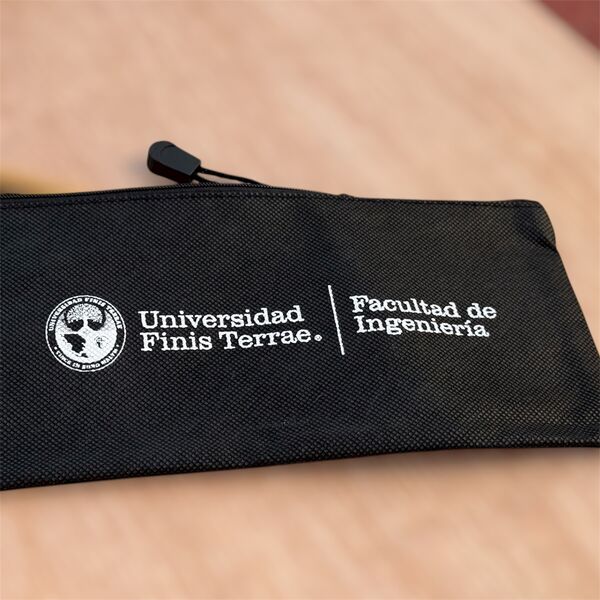 Regalo corporativo Universidad Finis Terrae